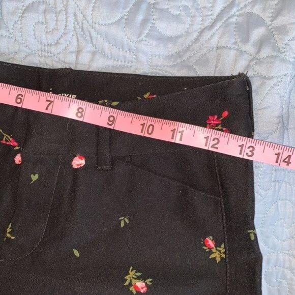 Old Navy Pixie Mid-Rise Floral Pants Size 0 Black - Picture 10 of 12
